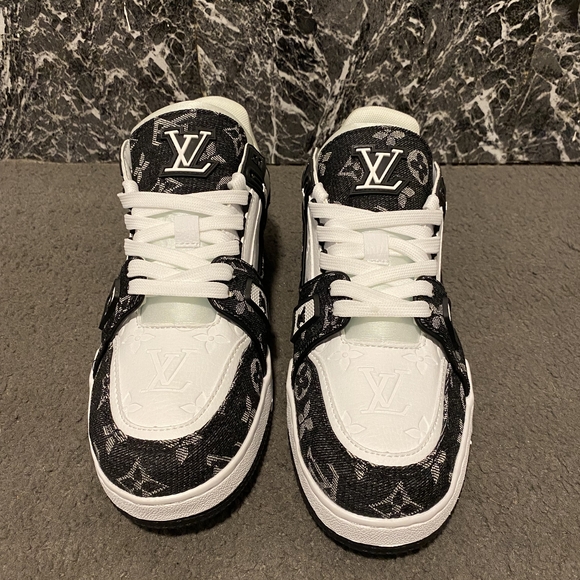 Louis Vuitton Black and White Sneakers - Picture 1 of 3